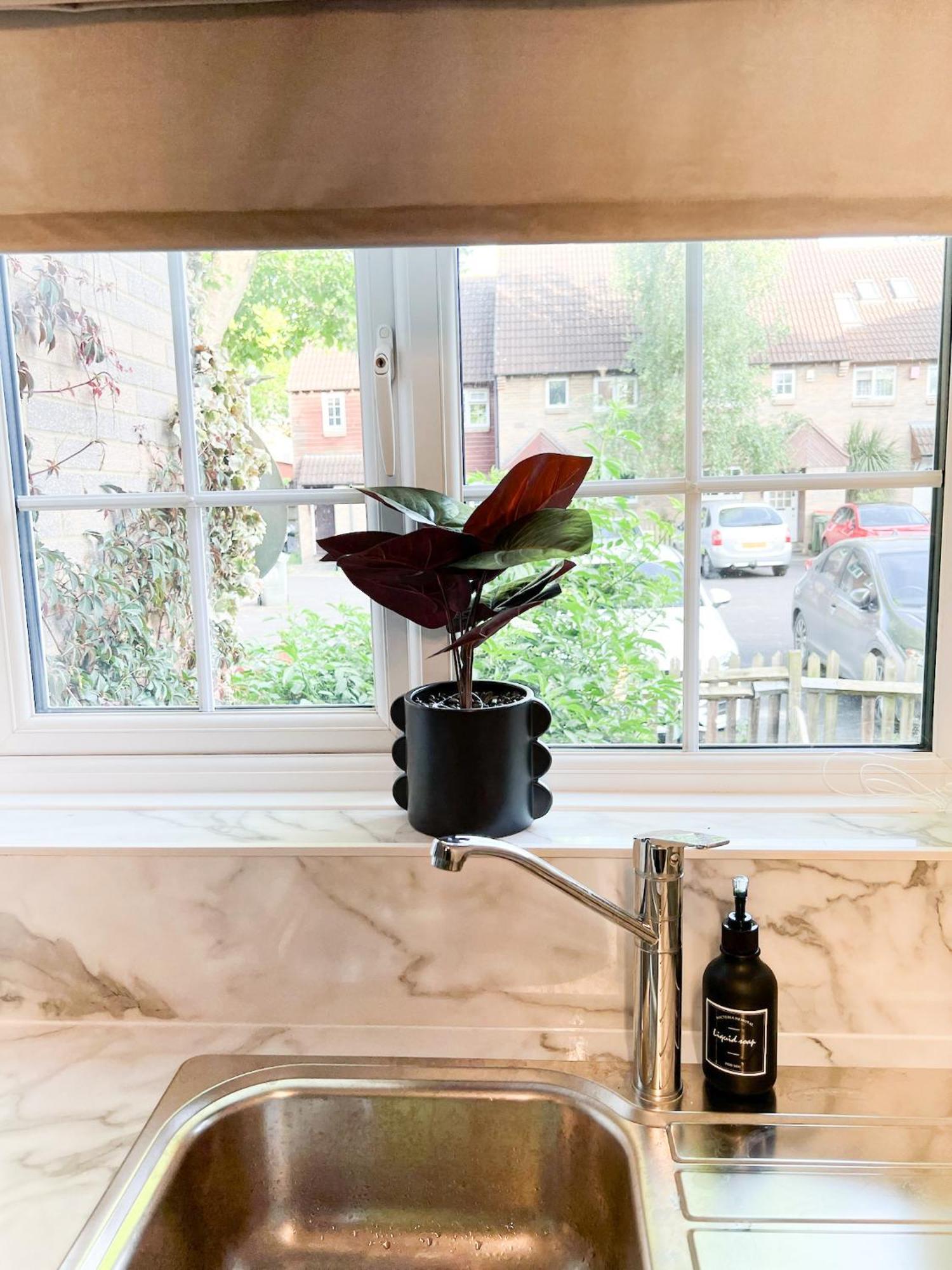 Beautiful Apartment In Beckton With Private Entrance And Garden Лондон Екстер'єр фото